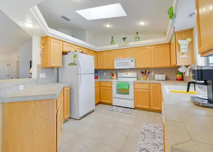 Patio, Views & Boat Parking: Havasu Home! Vakantiehuis *