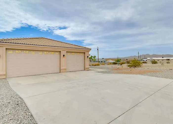 Patio, Views & Boat Parking: Havasu Home! Vakantiehuis